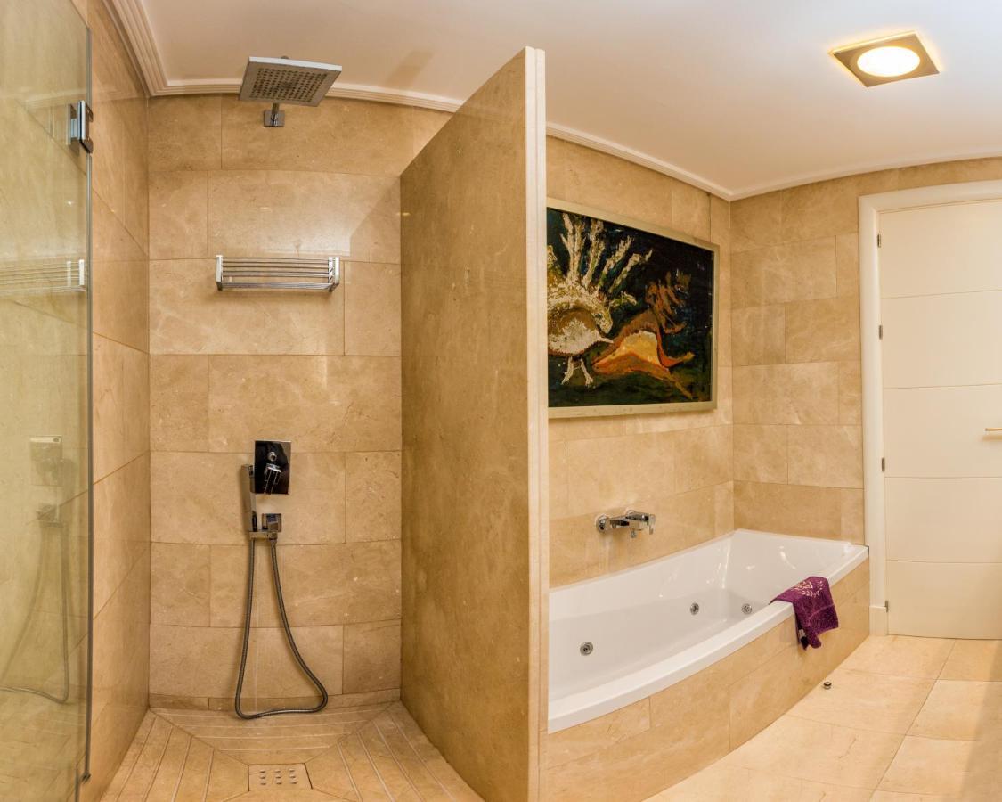 Lägenhet 2 Bedroom With Pool In The Heart Of Puerto Banus Marbella