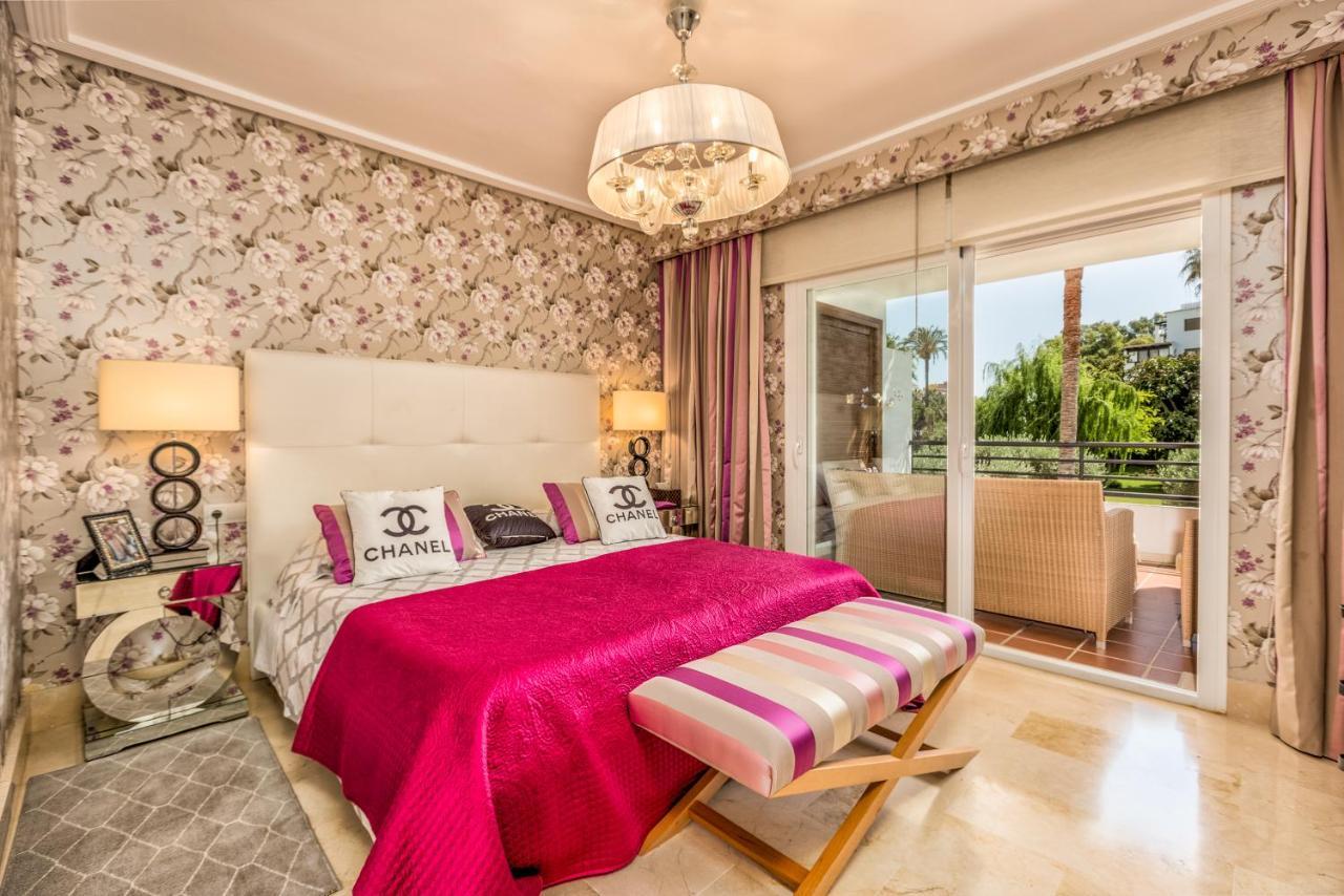 2 Bedroom With Pool In The Heart Of Puerto Banus Lägenhet Marbella