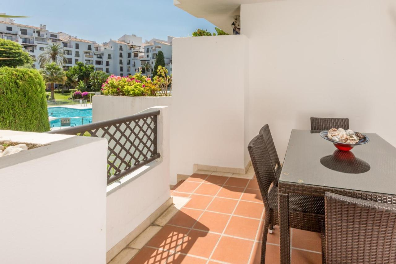 Lägenhet 2 Bedroom With Pool In The Heart Of Puerto Banus *