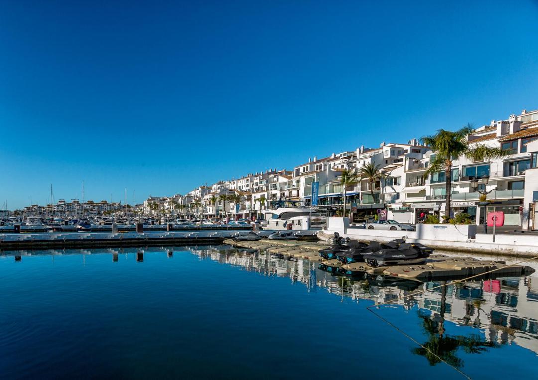 2 Bedroom With Pool In The Heart Of Puerto Banus Lägenhet