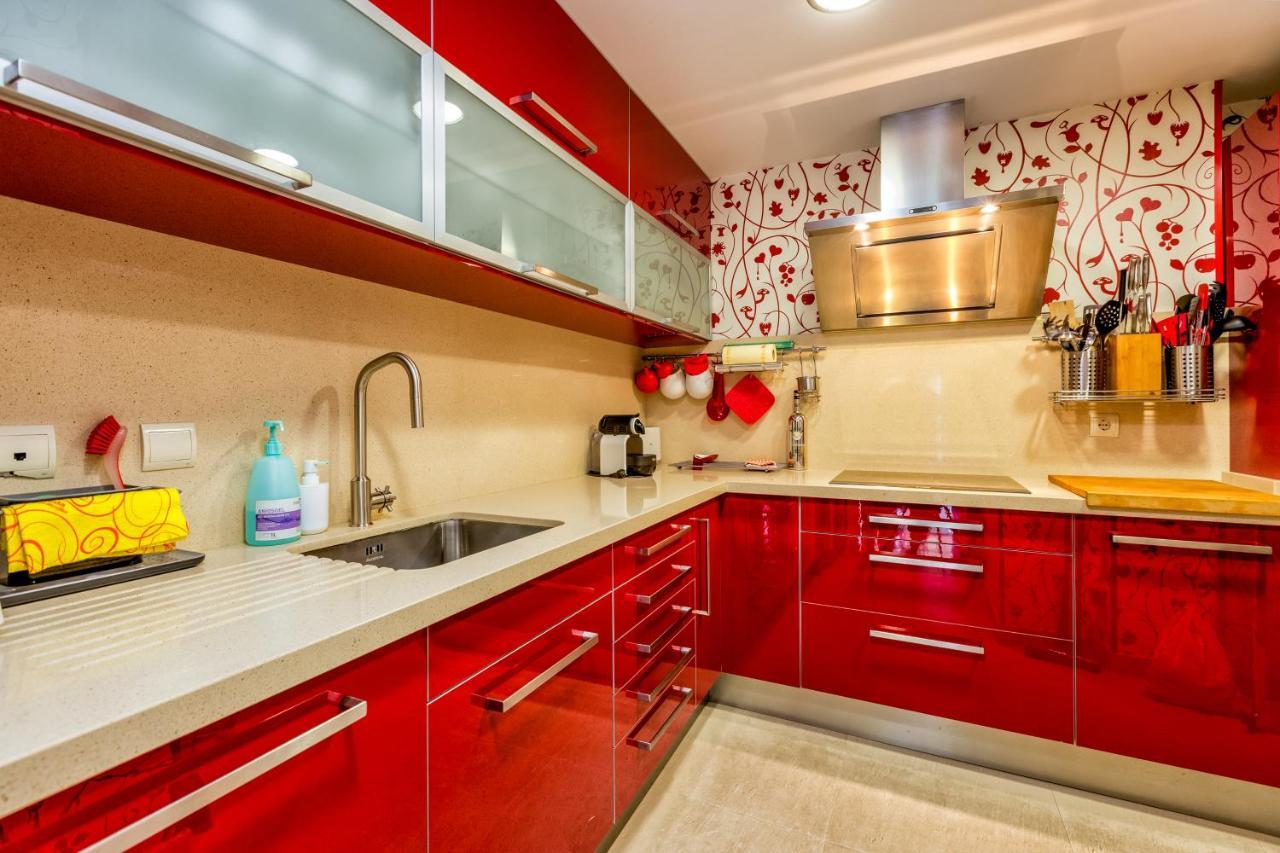 2 Bedroom With Pool In The Heart Of Puerto Banus Apartment *